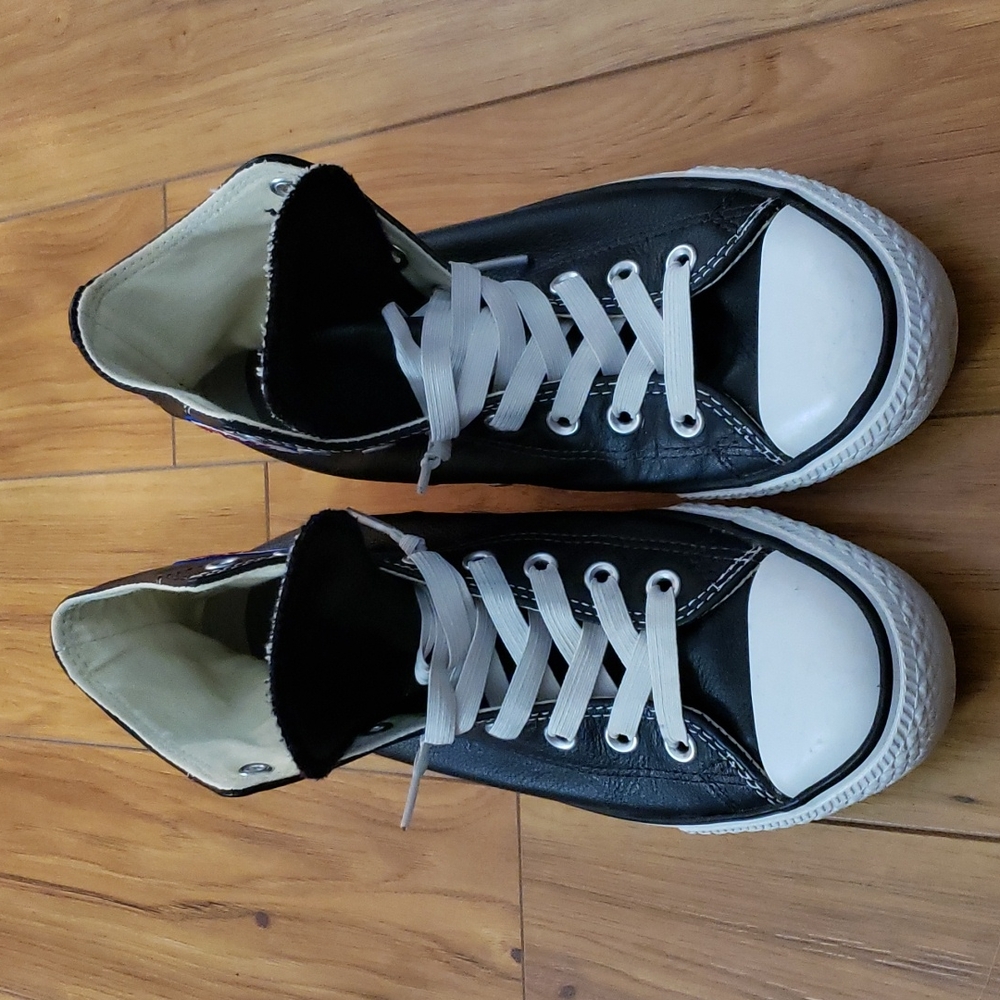 Converse Chuck Taylor Leather Hightop Sneaker